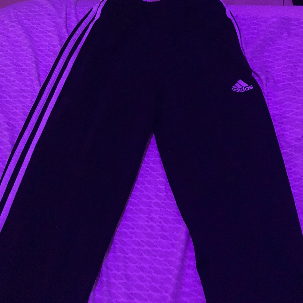 Stretchy adidas!